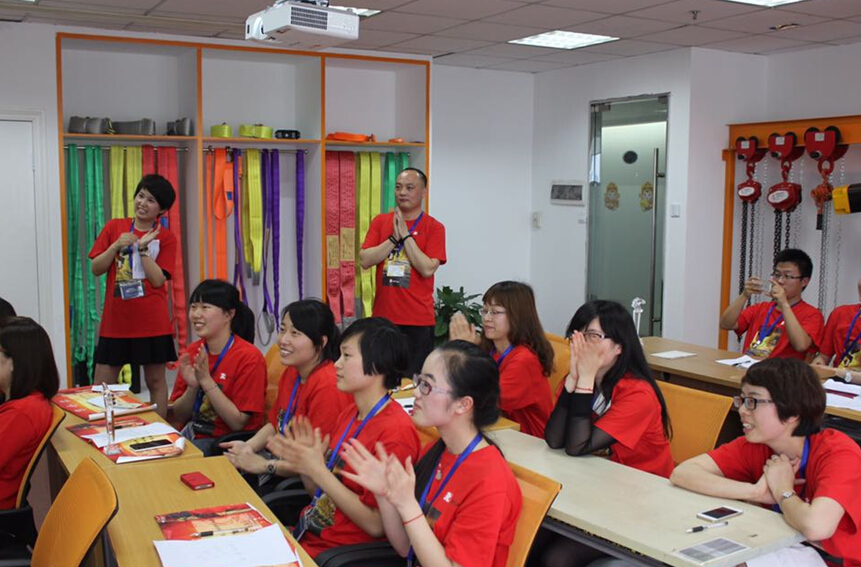 性格色彩創(chuàng)始人來(lái)給杭州武林機(jī)器有限公司員工做培訓(xùn)